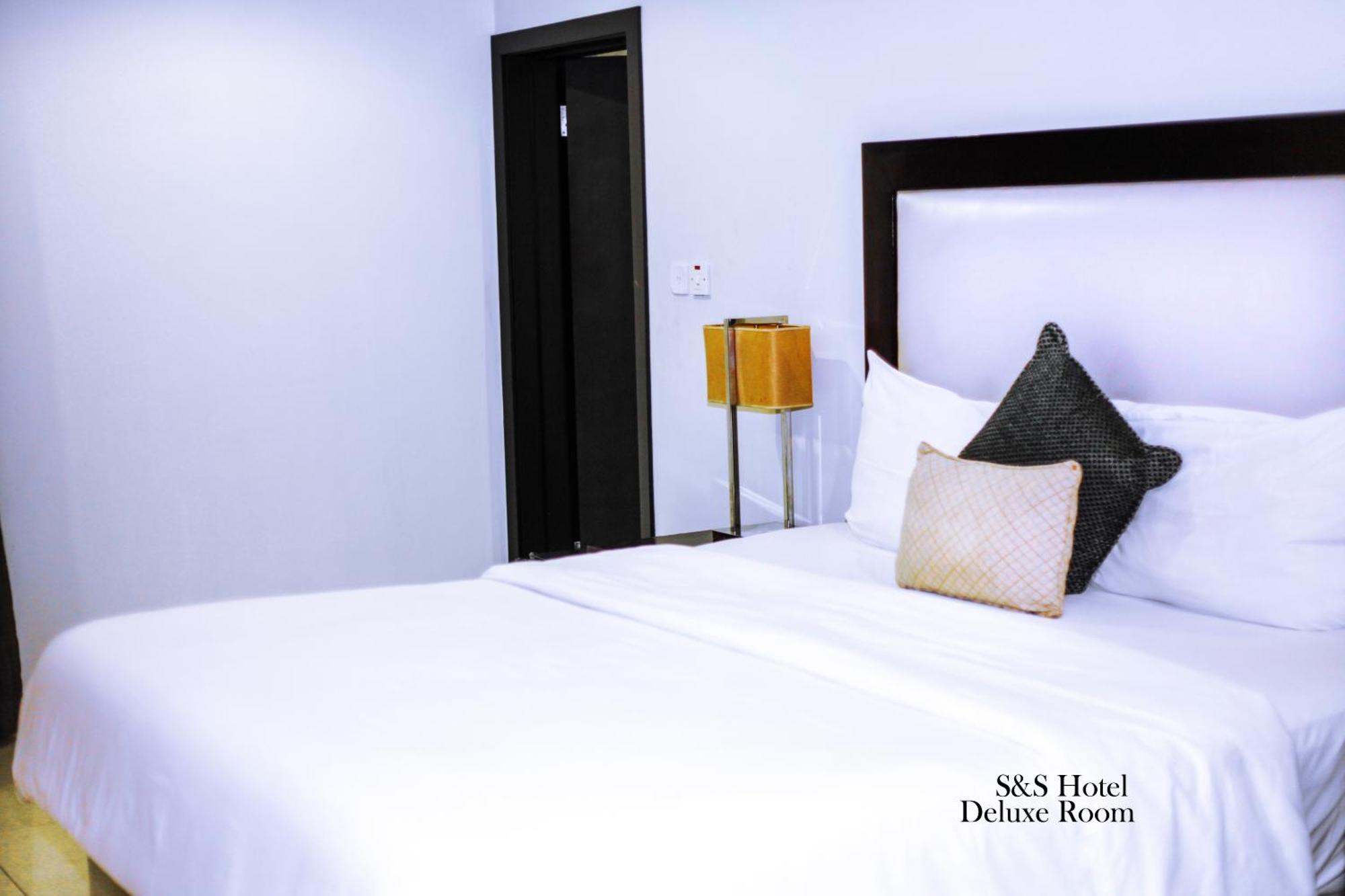 S & S Hotel & Suites Lagos Eksteriør billede