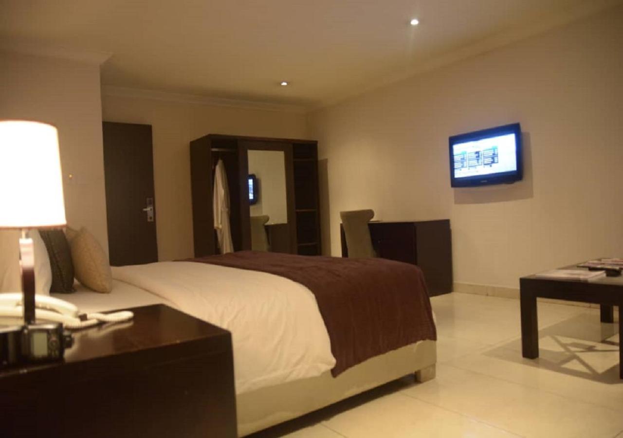S & S Hotel & Suites Lagos Eksteriør billede