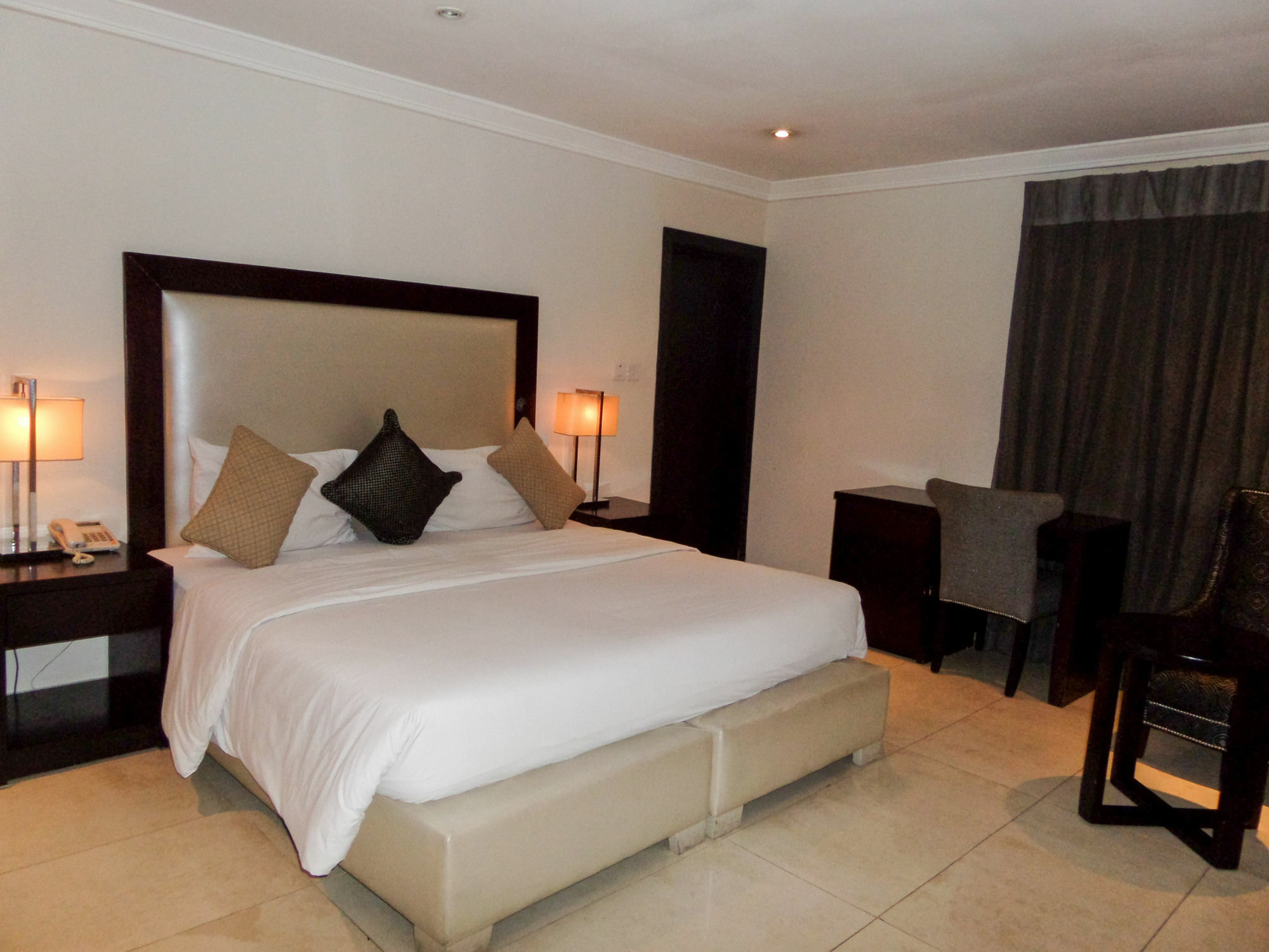 S & S Hotel & Suites Lagos Eksteriør billede